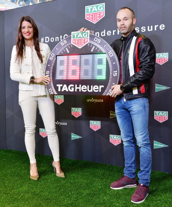 Blanca Panzano y Andrés Iniesta en la presentación del TAG Heuer Connected Modular 45